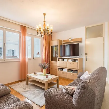 Issa & Sea View Апартаменты *