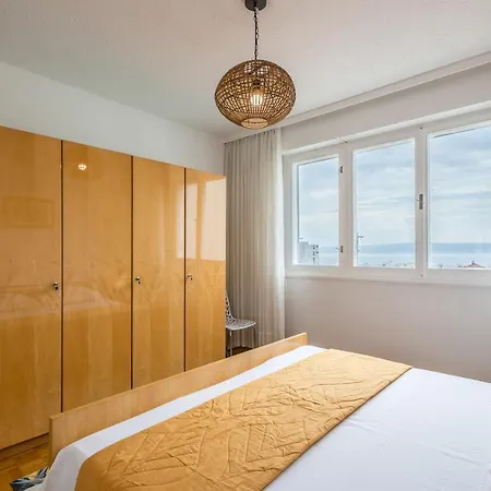 Апартаменты Issa & Sea View Сплит