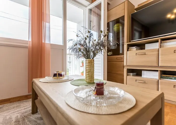 Issa & Sea View Apartment