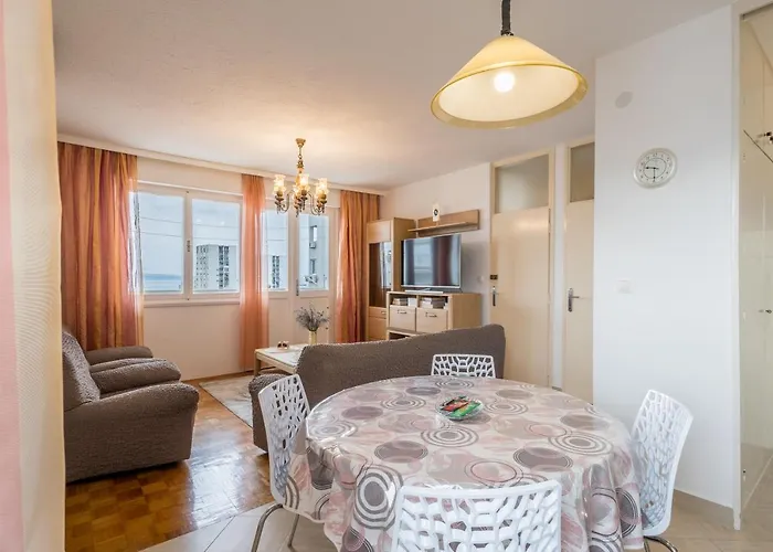 Apartment Issa & Sea View *