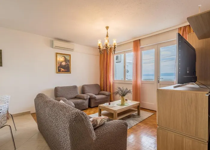 Issa & Sea View Apartment Split