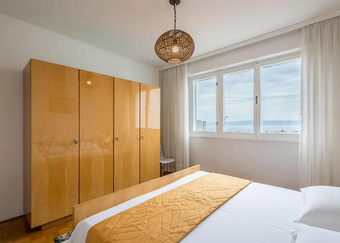 Apartment Issa & Sea View Split