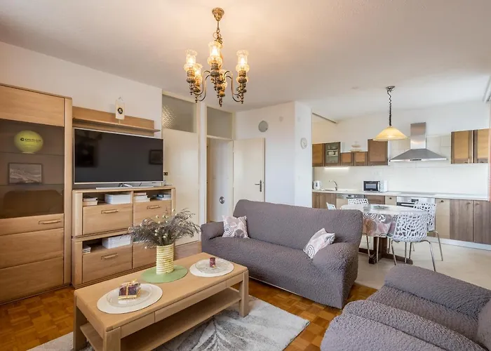 Apartment Issa & Sea View Split